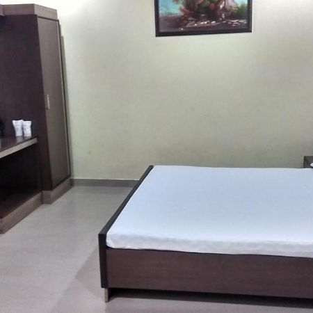 Hotel Varsa Dibrugarh Exterior photo
