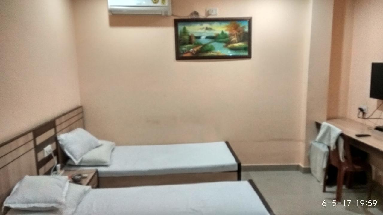 Hotel Varsa Dibrugarh Exterior photo
